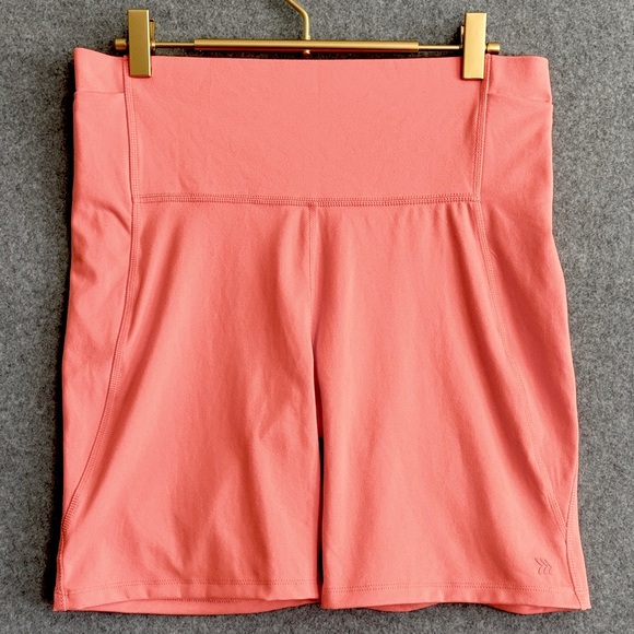 NEW All in Motion Women Bike Shorts 2 Pockets L Peachy - Picture 1 of 12